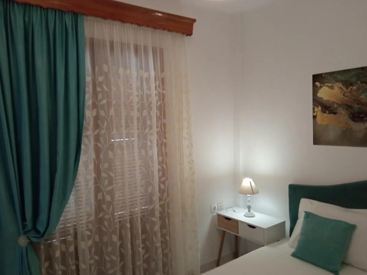 Annas Apartment 2 Agios Nikolaos  Greece